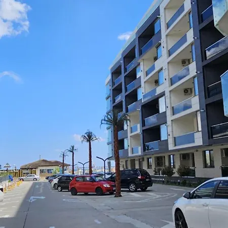 Apartment Holiday Beach Prima Linie Langa Plaja In Building Stefan